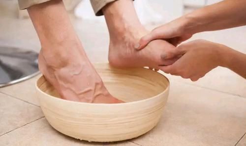 泡脚|99岁中医教授:这两样东西我从来不碰!4个养生习惯坚持了几十年