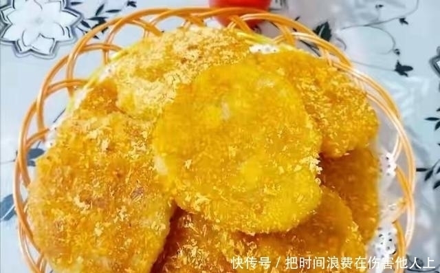 苹果|家里苹果吃不完,加一碗糯米粉做苹果派,不油炸,外酥里糯,真香