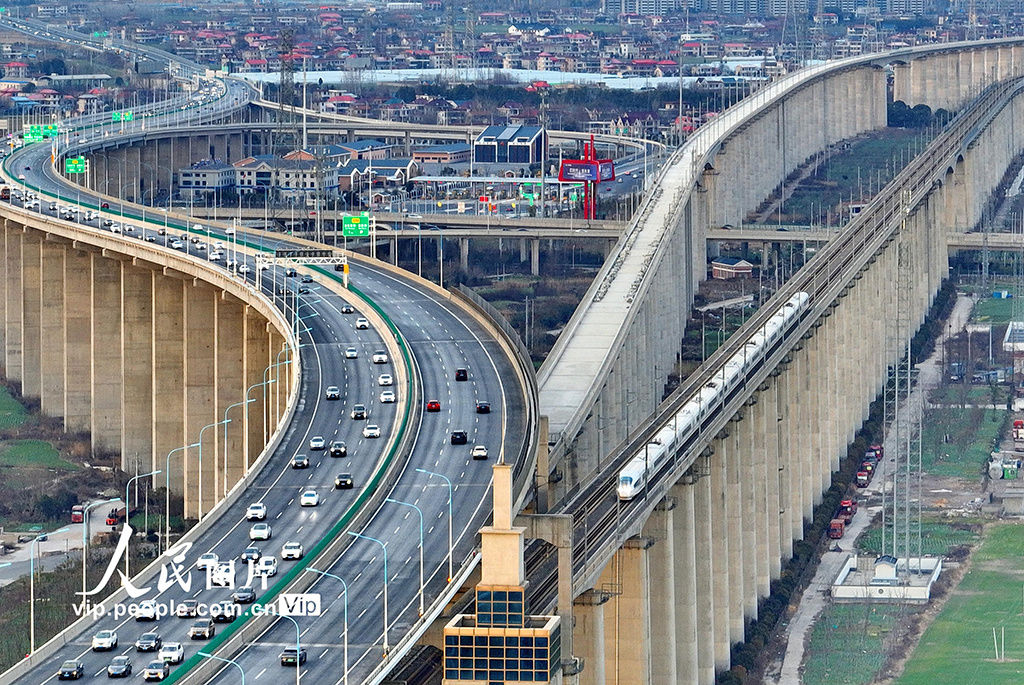 沪苏通长江铁路大桥图片