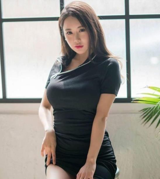 搭配|格外优雅的美女,热情精巧,让人过目难忘!