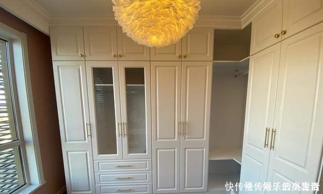 新房|新房通风半年准备入住，打扫干净漂亮极了，进门就被客厅迷住了