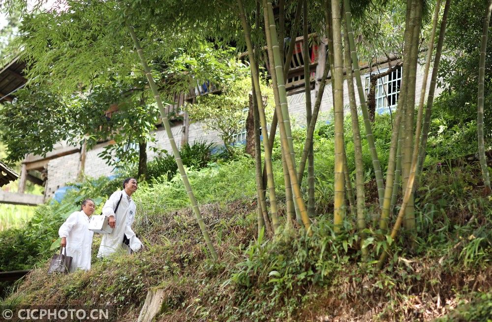 icphoto|贵州丹寨：“夫妻村医”守护大山村民健康二十余载