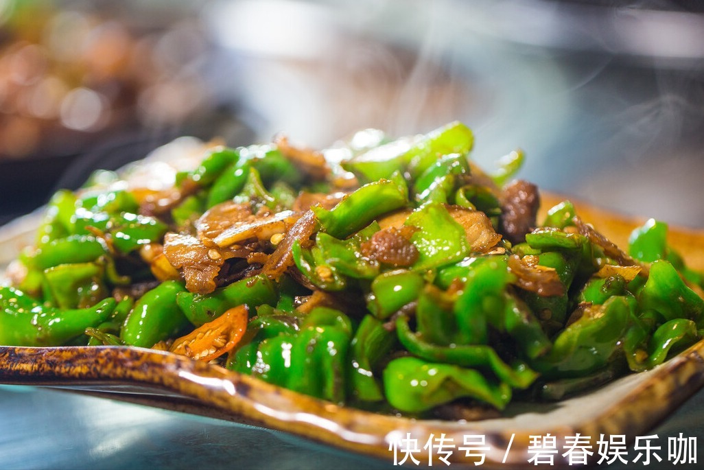螺丝椒|辣椒炒肉，先炒肉还是辣椒？大厨教你正确做法，夏天吃太下饭了