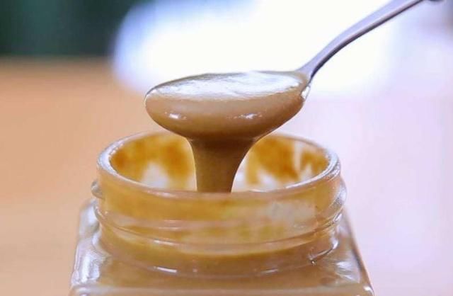 教你自制芝麻酱，简单2步就能做好，又香又浓，健康无添加