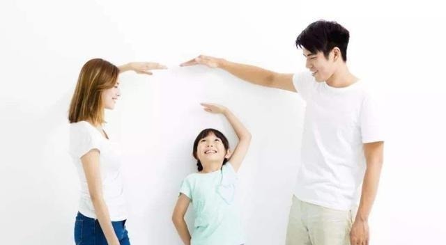 薇薇|妈妈带娃猛长个子,奶奶带娃就不长了偷身高的“元凶”找到了