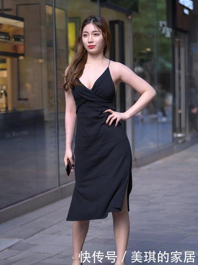 穿在身上|小黑裙显瘦有气质,衬托出来的气质优雅高贵,让人嫉妒!