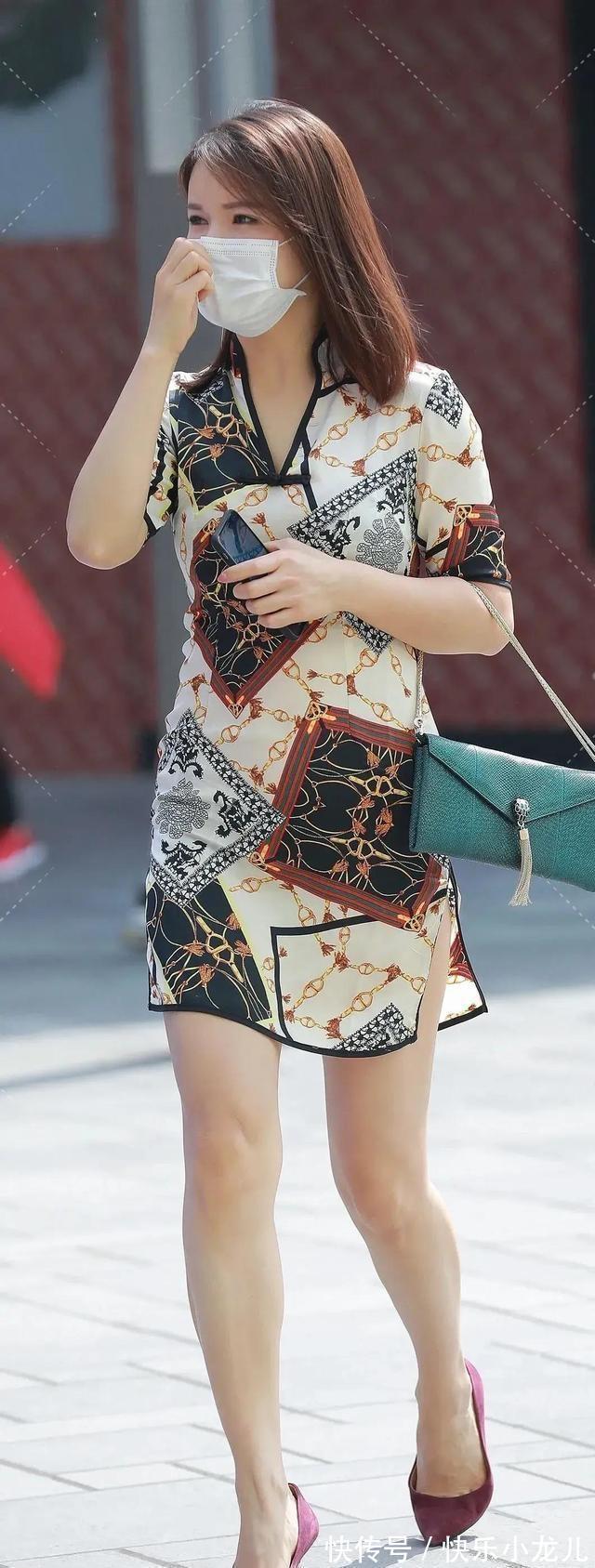 开叉 低腰修身的开叉连衣裙,时尚又富有设计感,时尚美丽