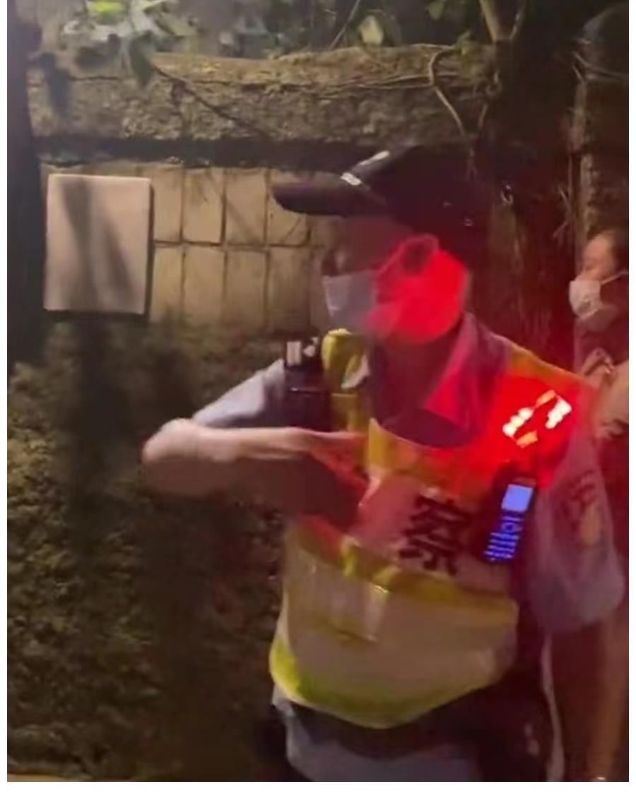 叫嚣声|大湾区哥哥广州行被控扰民？凌晨高歌粉丝堵死交通