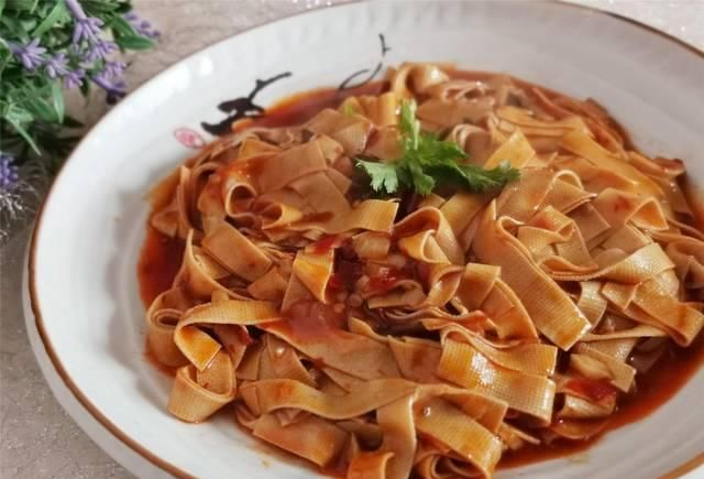 干豆腐新做法，看着就好吃，上班族快手菜，做法简单又下饭