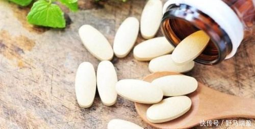 家里放过期的药片别随便扔3种药片用来养花很合适，可以尝试下