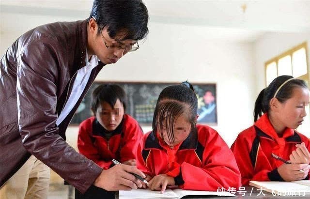 在普通班做鸡头,还是去重点班做凤尾?老师说出大实话