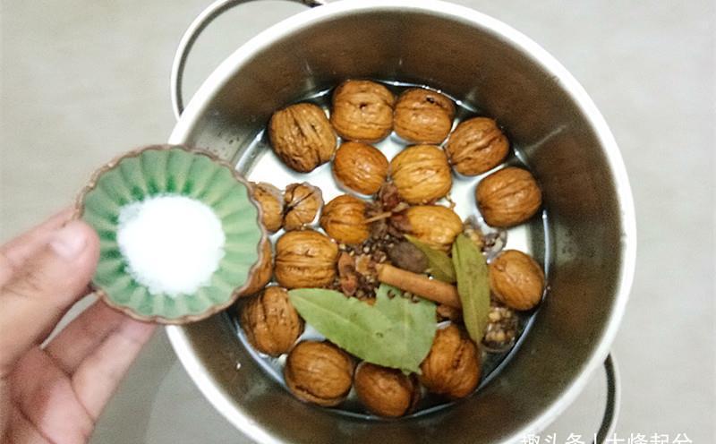 解锁核桃新吃法,清甜脆嫩,不涩嘴,做法超简单