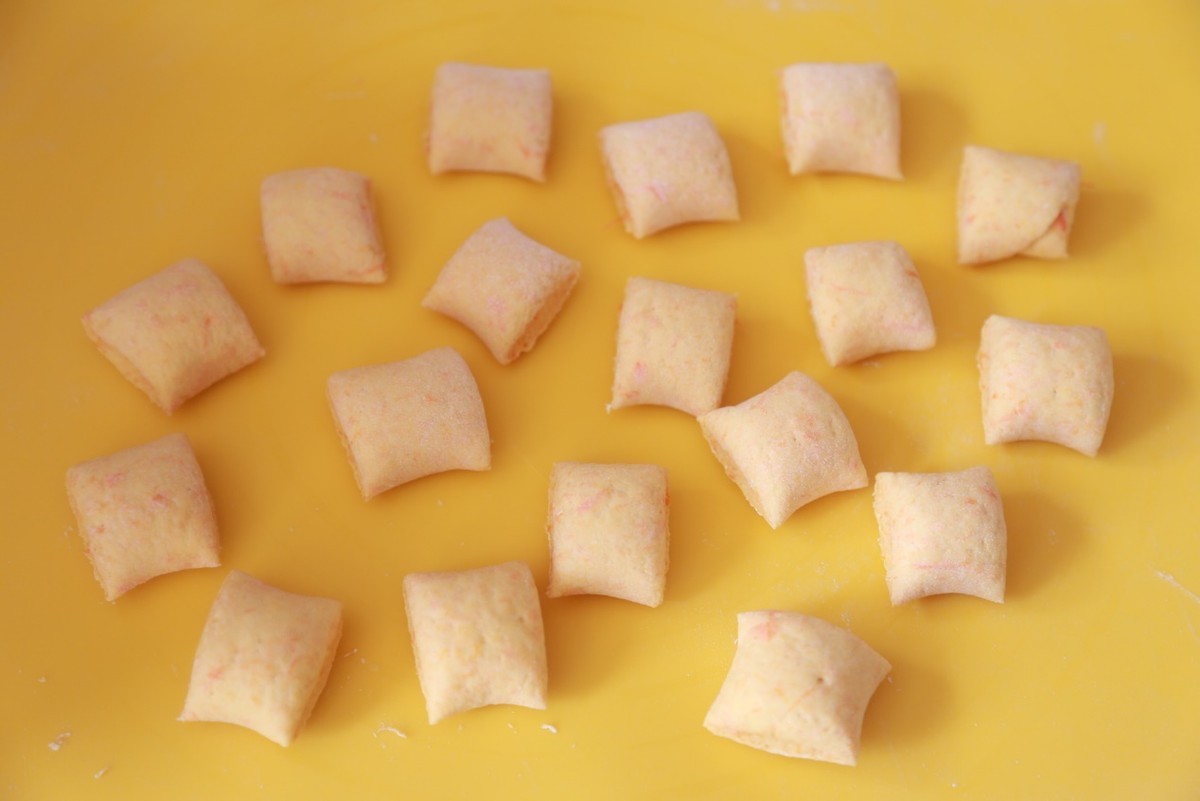 吃腻了白面馒头,试一试胡萝卜小馒头,孩子很喜欢,好吃又营养