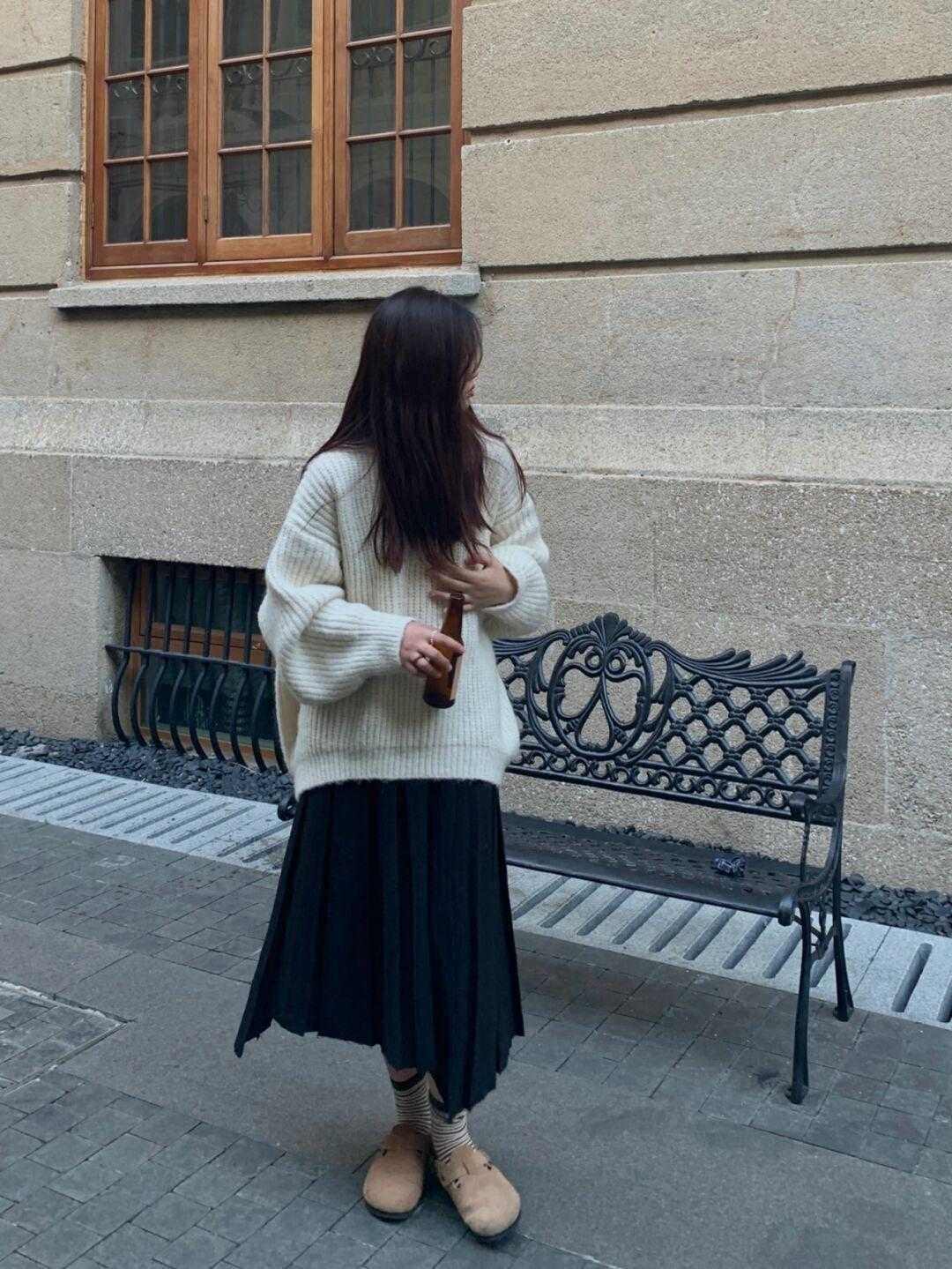 针织|早春不知道怎样穿?针织毛衣+半身裙是顶配,学会再也不用发愁了