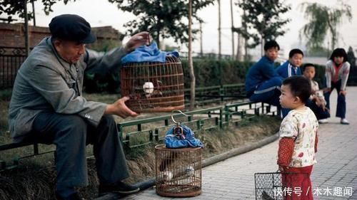 中国|聚焦：八十年代中国街头巷尾老照片，总有一张勾起你的回忆!