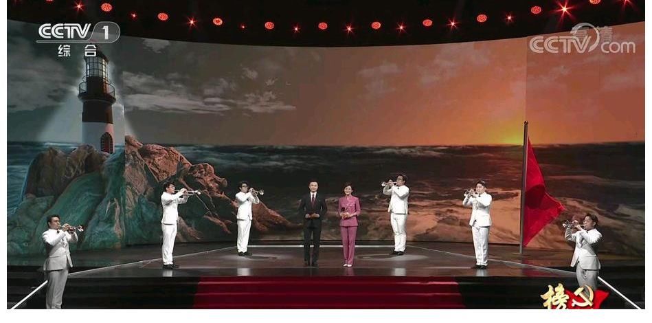 继白岩松和敬一丹之后,刚强与王宁成为了央视专题晚会御用主持人