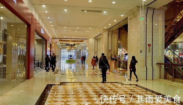 孩子|8岁男孩猛推孕妇,还扬言:推你几下怎么了?准爸的做法大快人心