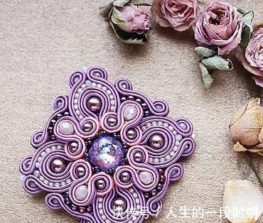 蛇腹线 款式各不相同,蛇腹线手工饰品展示了独特的美