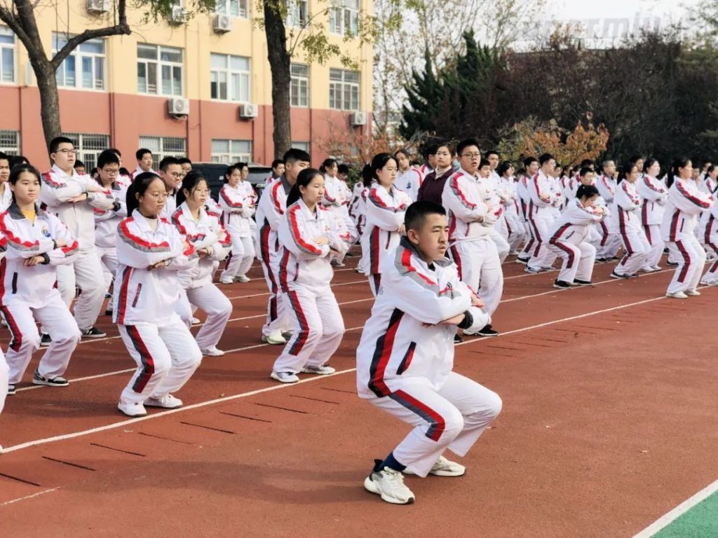 青岛二中|青岛“体教融合”经验全国推广！每天“阳光一小时”锻炼，铺就学生健康成长路