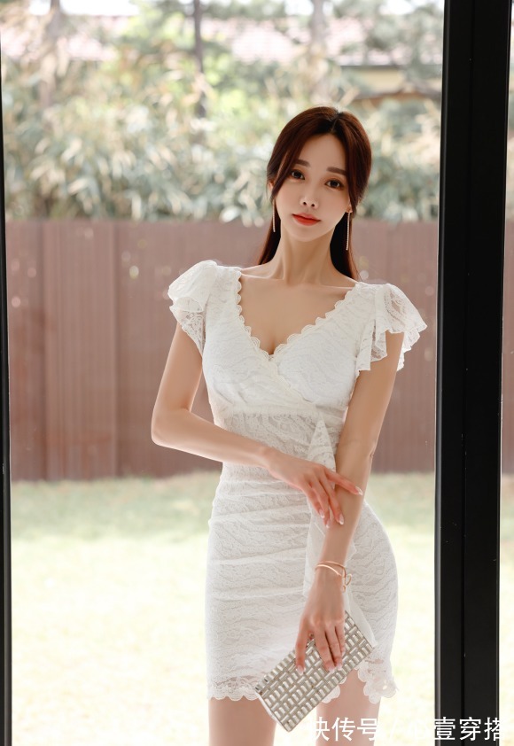 时尚|女神孙允珠时尚搭配:山茶栀子童话庭园花魅连衣裙