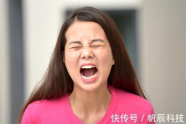 例假|女生来例假时,“2黑、2红”敞开吃,暖宫排污血,子宫越来越干净