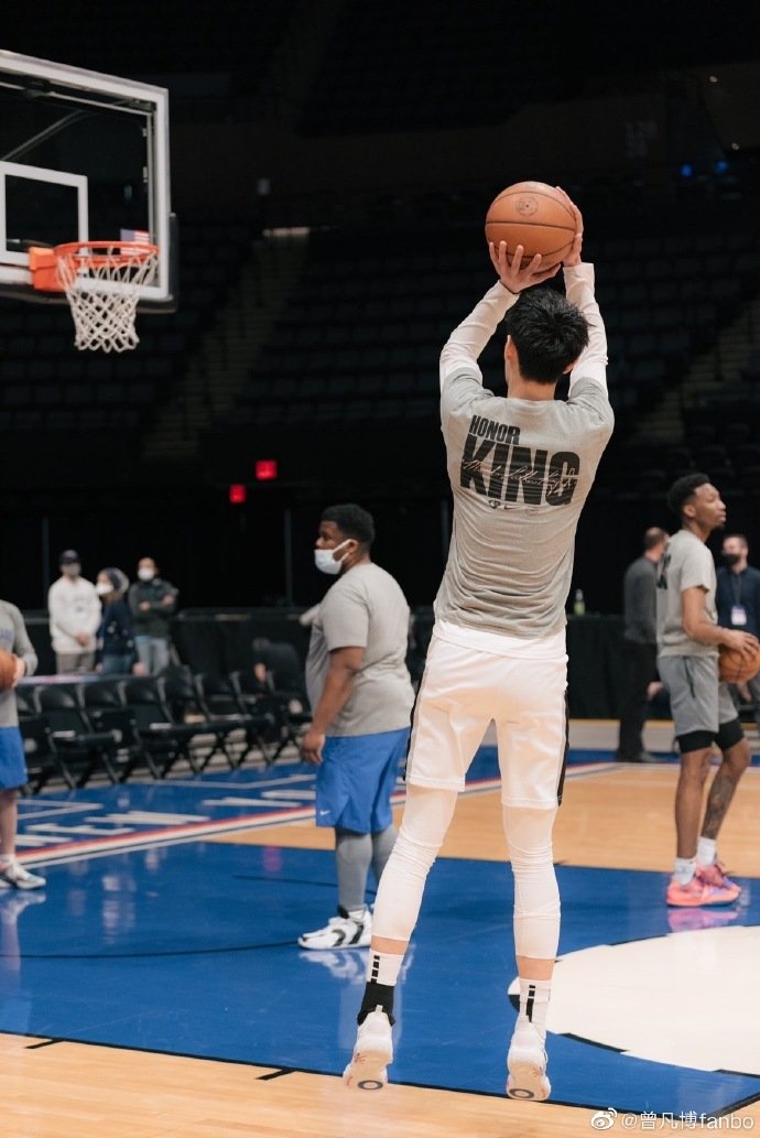 曾凡博晒帅照：这是我的故事