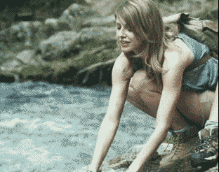 |搞笑趣图GIF:天然山泉水,纯净无污染,只是味道有点咸