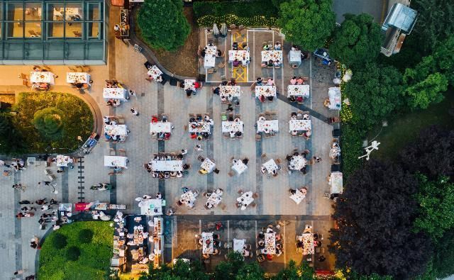 幸福感|“烟火气”点亮夜经济逛吃逛吃的夜市很繁华,满满幸福感