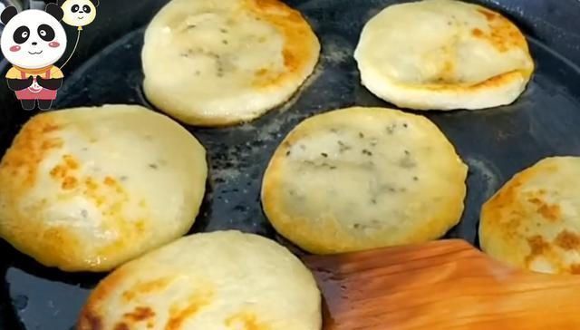 想吃|1碗面粉倒进开水锅里,瞬间变美味,孩子吃完还想吃,做法超简单