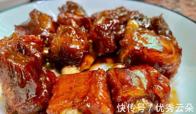 教程|家庭版红烧排骨的详细教程,香而不腻,好吃到吮指!