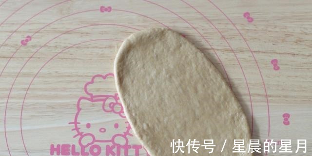 想吃豆沙小餐包不用买，在家就能做，松软可口，学会再也不用买了！