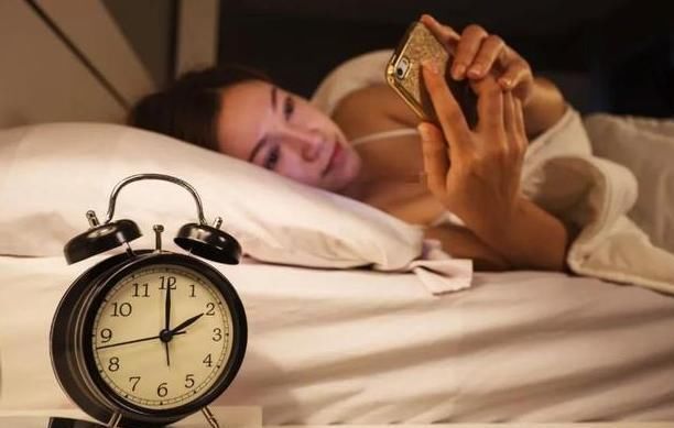 宝宝们|孕妇熬夜的时候胎宝宝在干啥?知道这个答案后,孕妈不忍心再熬夜