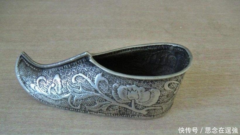 翘起来|古人穿的鞋子,为何前头总是翘起来?老祖宗真是聪明
