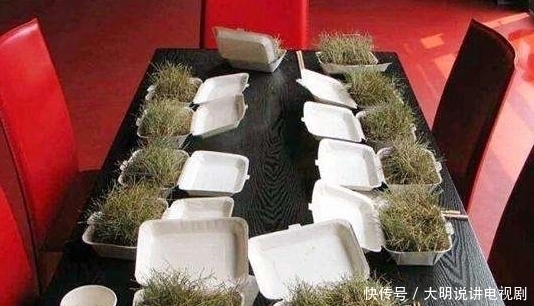 老百姓们|“三峡奇人”龚清孝,以草为食,34年吃了40吨草