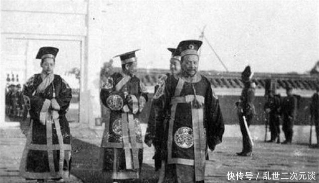 逃过一劫|袁世凯询问张作霖：你要军队还是地盘？张作霖巧妙回复逃过一劫