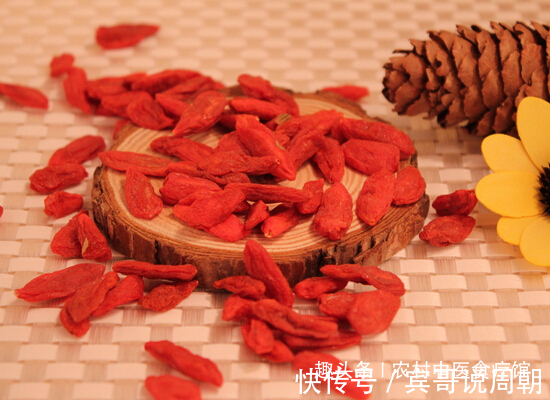 口干癥|每晚睡前嚼5粒枸杞，半個月后，3大好處“會找上你”，早吃早好