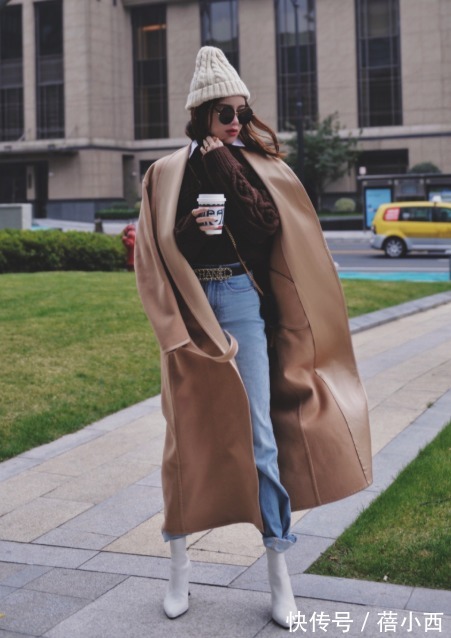 小蛮腰 开春之后穿什么才时髦?推荐“毛衣+牛仔裤”,百搭耐看不挑人