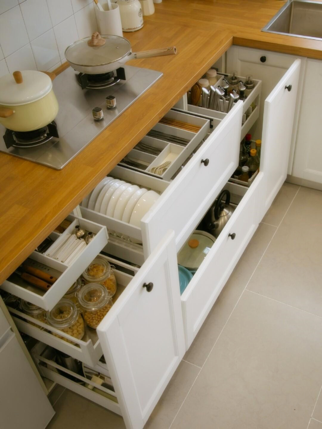 漆面|装修时因为穷才没选橱柜配件,想不到入住一年,越来越感到实用!