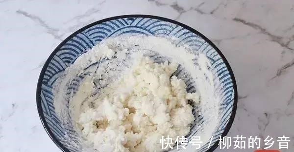 自从学会红豆饼这做法，我家连吃5天了，酥的掉渣孩子抢着吃！