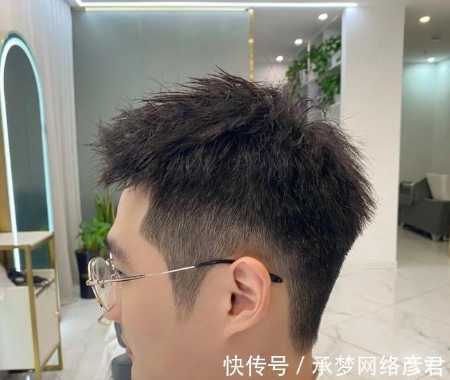 男士|为什么你的发型总是不够帅?看看这十几款,两侧铲短就是不一样