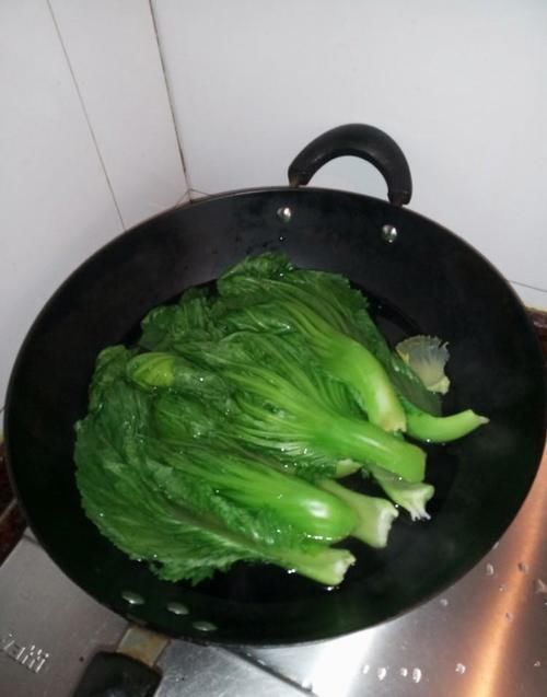 口感|冬天很多人“怕吃”这菜,营养不输萝卜白菜,处理好后开胃又解腻