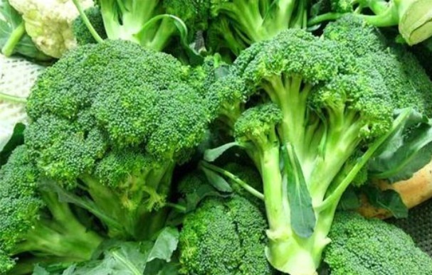 袪斑|女性过了40岁,推荐3种食物,美白护肤,袪斑养颜,保护子宫