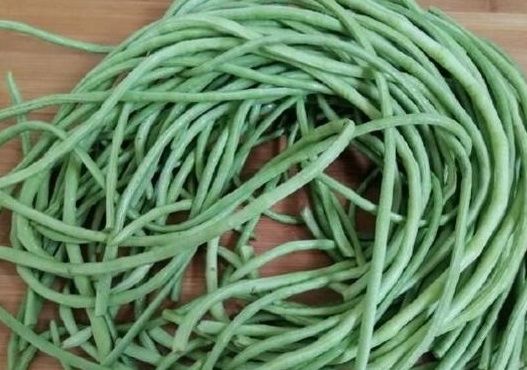 酸豆角是不用焯水，许多人都弄错了，难怪泡的不脆不酸不爽！