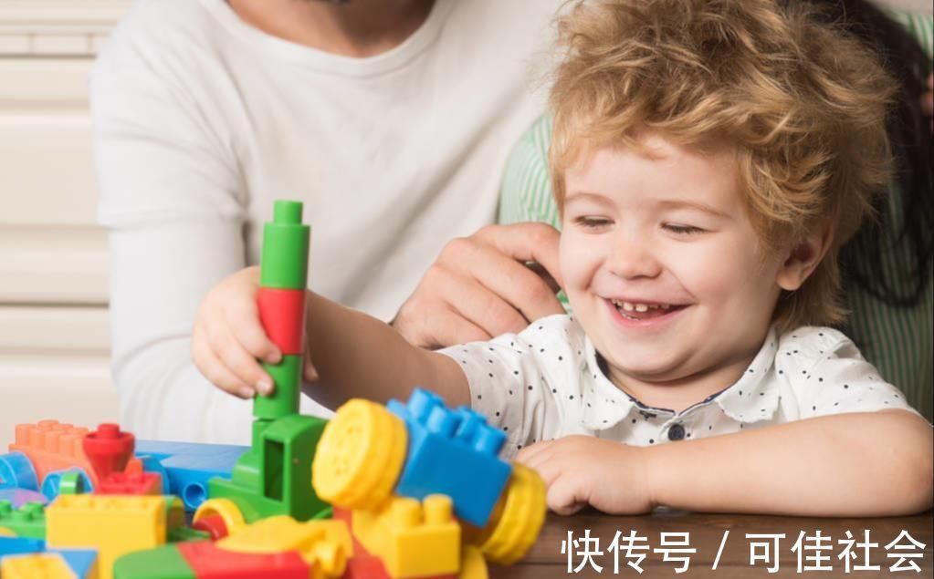 发育|开发右脑会让孩子更聪明,别错过右脑最佳开发时间,有科学依据的