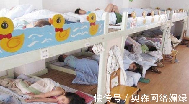 装饰物|幼儿园午睡实拍,家长看完表示再也不买这种衣服了,你家没准也有