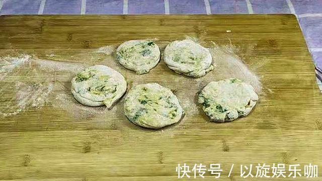 好吃|面点师教你发面馅饼做法，软香好吃，孩子抢着吃