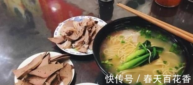 面馆|张国立的面馆火了!粉丝慕名点了一碗羊肉面,结账时你确定