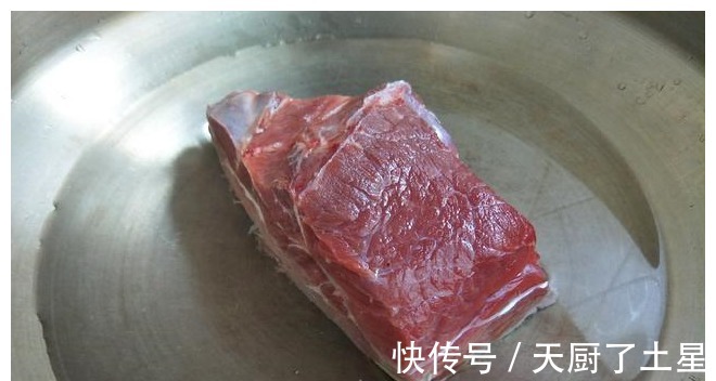 调料|炖牛肉时,不要直接焯水,否则牛肉煮不烂,难嚼还塞牙!