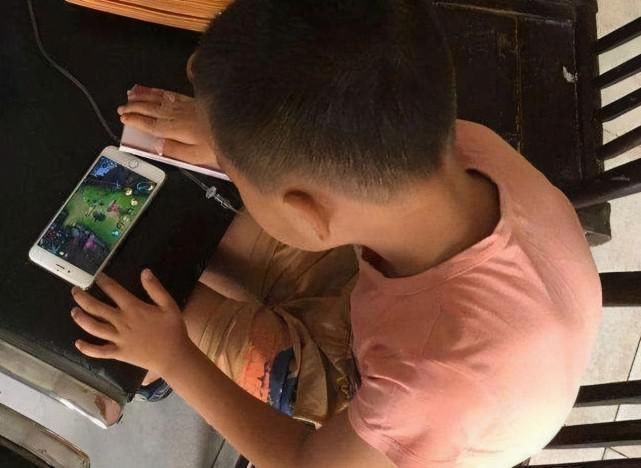 有几个标准没达标，最好不要选择住校，有女儿的家庭更要注意