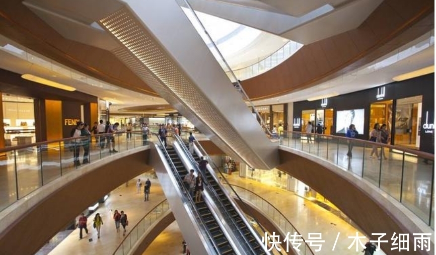商场|为何商场中的高端商铺，即便无人问津也不会倒闭？内行人说出答案